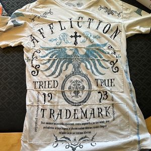 Men’s small affliction tshirt